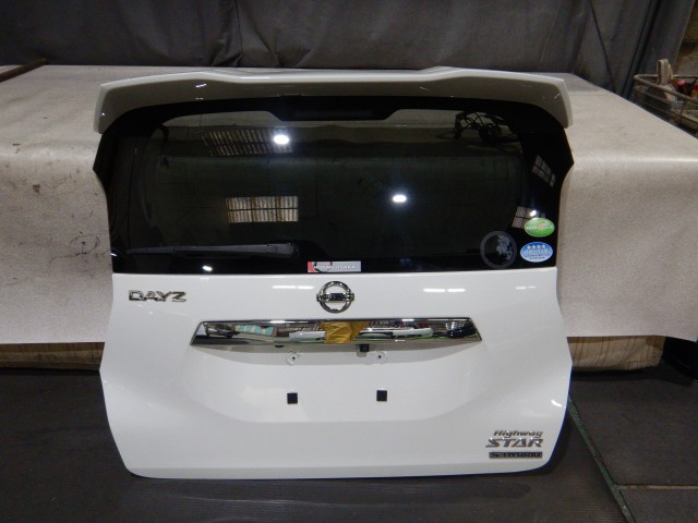 【中古】中古部品 デイズ B44W ﾊﾞｯｸﾄﾞｱ 【3330810100-251106000615800】