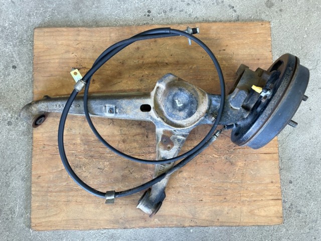 【中古】中古部品 サンバー TV2 左ﾘｱﾅｯｸﾙﾊﾌﾞ 【3330650100-000253015644440】