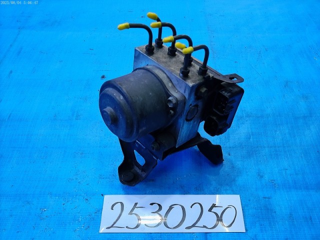 【中古】中古部品 セリカ ST205 ABSアクチュエーター 【3310040100-000253025042500】|e-cleマート