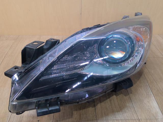 【中古】中古部品 アクセラ BLFFW 左ﾍｯﾄﾞﾗﾝﾌﾟ 【3310390100-251110001310900】