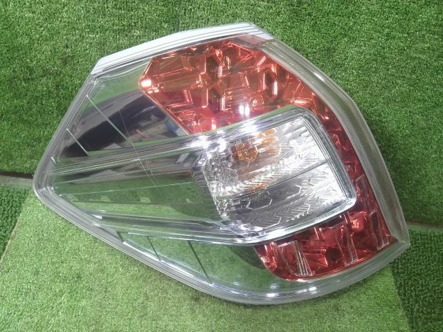 【中古】中古部品 フィットシャトル GP2 左ﾃｰﾙﾗﾝﾌﾟ 【3330900100-000025150015600】