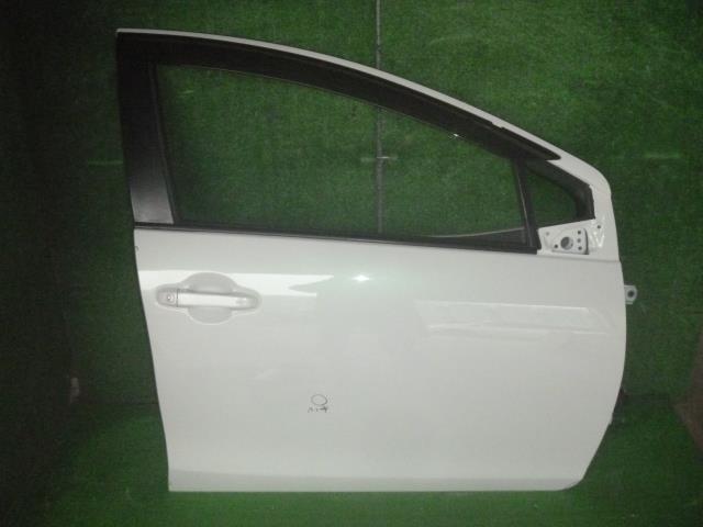 【中古】中古部品 アクア NHP10 右ﾌﾛﾝﾄﾄﾞｱ 【3330370100-000253018213100】