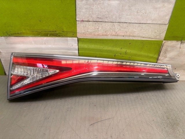 【中古】中古部品 ＳＡＩ AZK10 左ﾌｨﾆｯｼｬｰﾊﾟﾈﾙ 【3330530100-000005455815220】