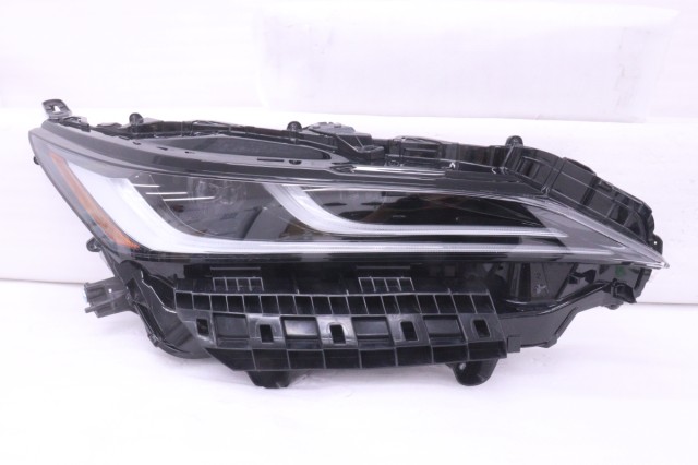 【中古】中古部品 ハリアー MXUA80 右ﾍｯﾄﾞﾗﾝﾌﾟ 【3260520000-251114502610800】