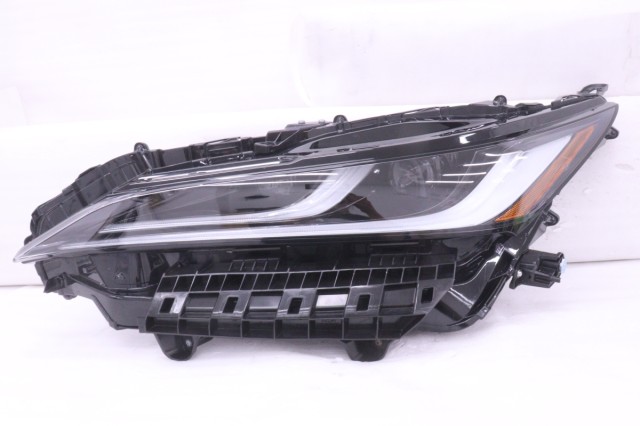【中古】中古部品 ハリアー MXUA80 左ﾍｯﾄﾞﾗﾝﾌﾟ 【3260520000-251114502110900】