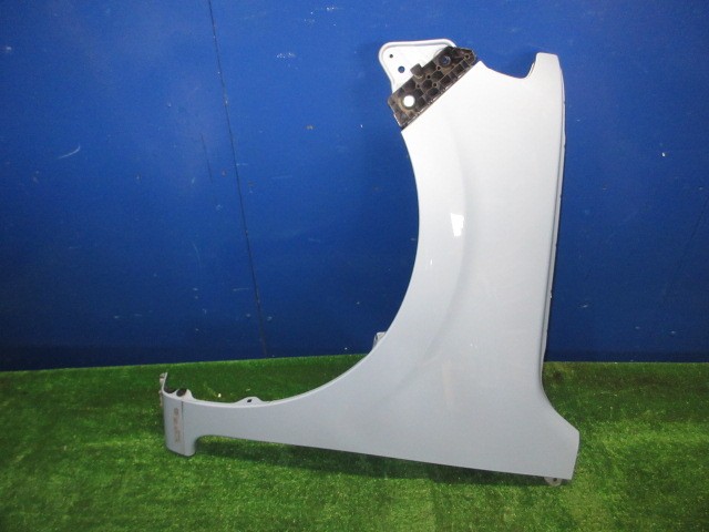 【中古】中古部品 ミラココア L675S 左ﾌﾛﾝﾄﾌｪﾝﾀﾞｰ 【3310270100-000015098410700】