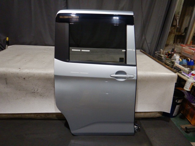【中古】中古部品 タンク M900A 右ﾘｱﾄﾞｱ 【3330810100-251112000713300】