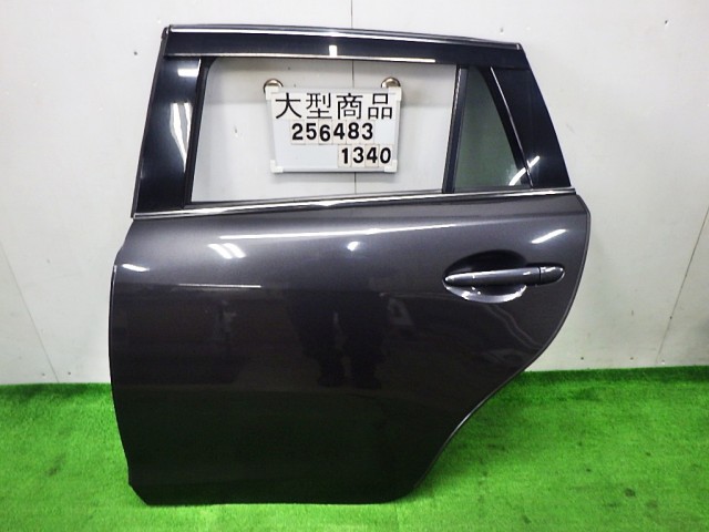 【中古】中古部品 アテンザ GJEFW 左ﾘｱﾄﾞｱ 【3330890100-000025648313400】