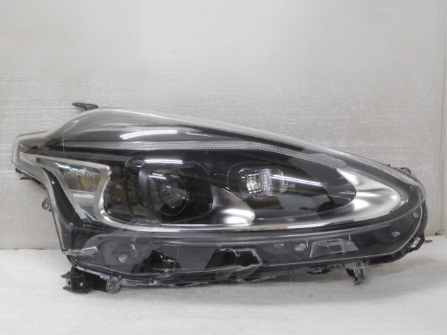 【中古】再生部品 シエンタ NSP170G 右ﾍｯﾄﾞﾗﾝﾌﾟ 【3380050000-000037677210800】