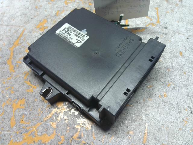 【中古】中古部品 エブリィ DA64V ｴﾝｼﾞﾝｺﾝﾋﾟｭｰﾀｰ 【3310160100-000004481263100】
