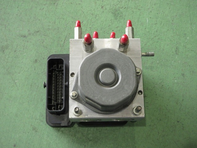 【中古】中古部品 ワゴンＲ MH95S ABSｱｸﾁｭｴｰﾀｰ 【3310590000-202511047442500】
