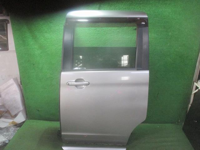 【中古】中古部品 ソリオ MA15S 左ﾘｱﾄﾞｱ 【3500080000-250304001113400】