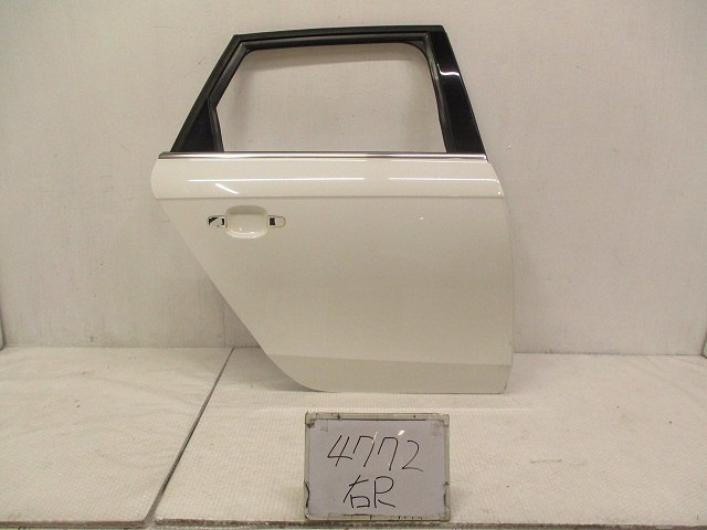 【中古】中古部品 アウディ A4 8KCDNF 右ﾘｱﾄﾞｱ 【3500170000-251117502213300】