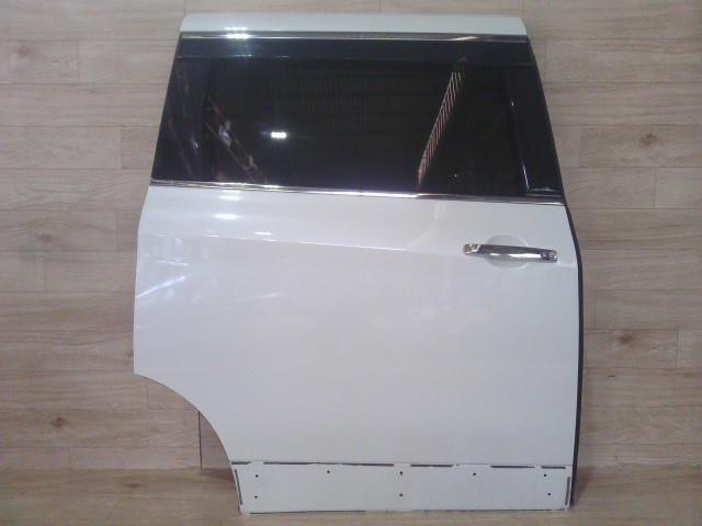 【中古】中古部品 エルグランド TE52 右ﾘｱﾄﾞｱ 【3310390100-251115001313300】