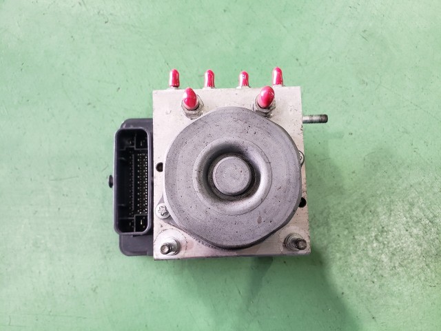 【中古】中古部品 スイフト ZC72S ABSｱｸﾁｭｴｰﾀｰ 【3310590000-202511057242500】｜e-cleマート