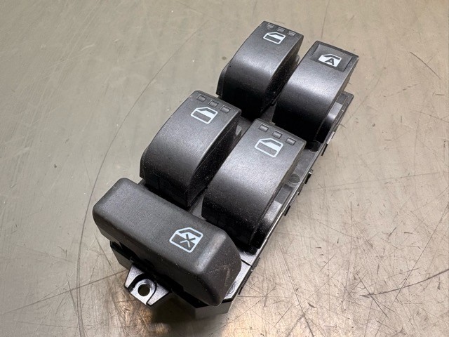 【中古】中古部品 キャスト LA250S ﾊﾟﾜｰｳｲﾝﾄﾞｳｽｲｯﾁ 【3330530100-000005457361900】