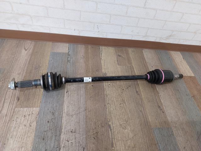 【中古】中古部品 フォレスター SKE 左ﾘｱﾄﾞﾗｲﾌﾞｼｬﾌﾄ 【3330960100-000052574642400】