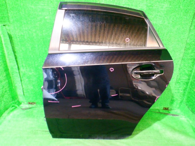 【中古】中古部品 プリウス ZVW30 左ﾘｱﾄﾞｱ 【3340140100-000025239613400】