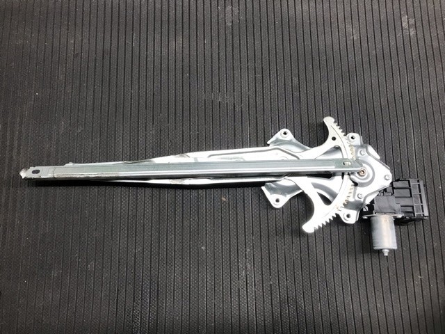 【中古】中古部品 プリウス ZVW50 左ﾌﾛﾝﾄﾄﾞｱﾚｷﾞｭﾚｰﾀ･ﾓｰﾀｰ 【3330530100-000005468013220】