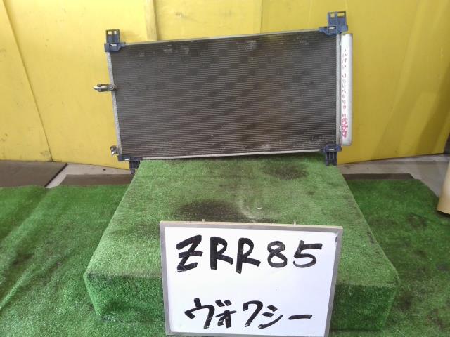 【中古】中古部品 ヴォクシー ZRR85W ｺﾝﾃﾞﾝｻｰ 【3331010600-251027000460600】