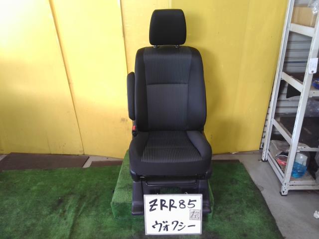 【中古】中古部品 ヴォクシー ZRR85W ｱｼｽﾀﾝﾄｼｰﾄ 【3331010600-251027000470600】