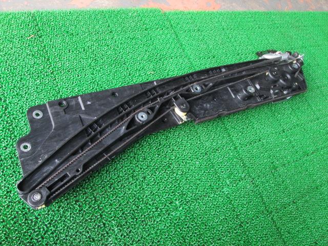 【中古】中古部品 エブリィ DA17W 左パワースライドドアモーター 【3310190100-000255009864660】