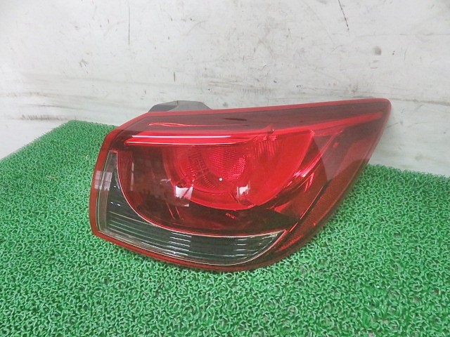 【中古】中古部品 デミオ DJ3AS 右ﾃｰﾙﾗﾝﾌﾟ 【3330380100-000037034215500】