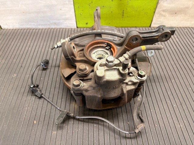 【中古】中古部品 ミライース LA350S 左ﾌﾛﾝﾄﾅｯｸﾙﾊﾌﾞ 【3330530100-000005458044340】