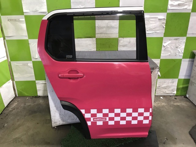 【中古】中古部品 ハスラー MR31S 右ﾘｱﾄﾞｱ 【3330530100-000005458713300】