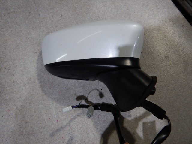 【中古】中古部品 アクセラ BYEFP 右ｻｲﾄﾞﾐﾗｰ 【3330810100-251120000413500】