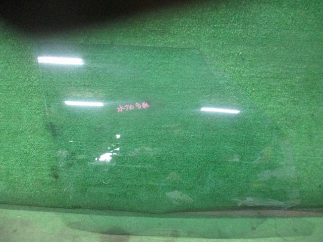 【中古】中古部品 BMW ミニ XD20F 右ﾌﾛﾝﾄﾄﾞｱｶﾞﾗｽ 【3500080000-250802000113130】 9,240円