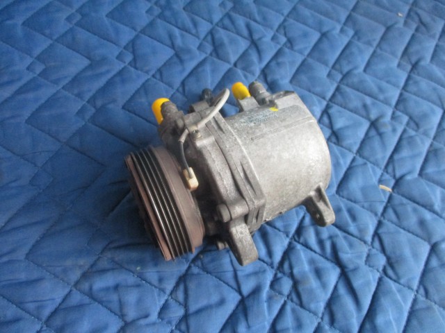 【中古】中古部品 ワゴンＲ MH21S A/Cｺﾝﾌﾟﾚｯｻｰ 【3540020100-000007112660700】