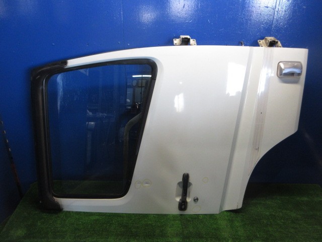 【中古】中古部品 ふそう大型車 FU55VZ 右ﾌﾛﾝﾄﾄﾞｱ 【3310270100-000015032713100】