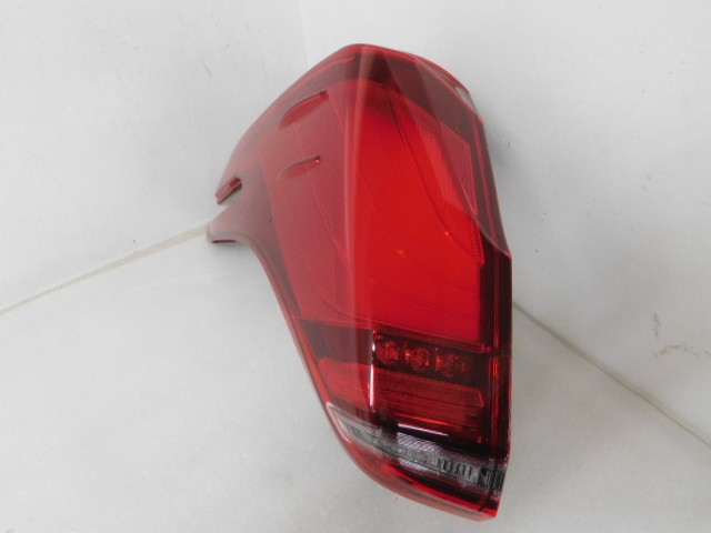 【中古】中古部品 アルファード AGH30W 左ﾃｰﾙﾗﾝﾌﾟ 【3380050000-000037738515600】