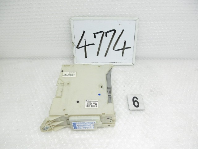 【中古】中古部品 ノア ZRR70G ﾋｭｰｽﾞﾎﾞｯｸｽ 【3500170000-251125501767800】