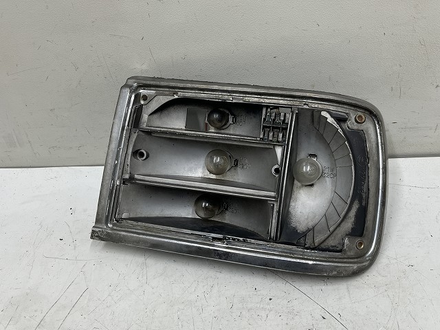 【中古】中古部品 BMW 右ﾃｰﾙﾗﾝﾌﾟ 【3310070100-000090753615500】