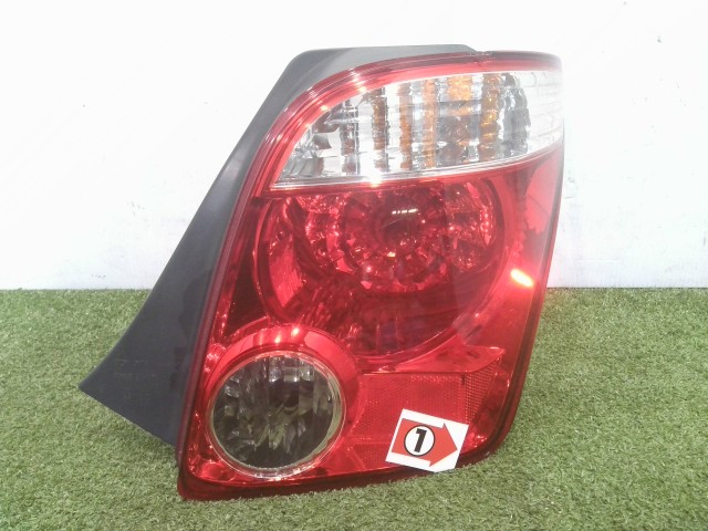 【中古】中古部品 イスト NCP61 右ﾃｰﾙﾗﾝﾌﾟ 【3310090100-202511067015500】