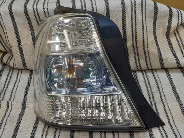【中古】中古部品 ＳＡＩ AZK10 左ﾃｰﾙﾗﾝﾌﾟ 【3310540000-000025406215600】