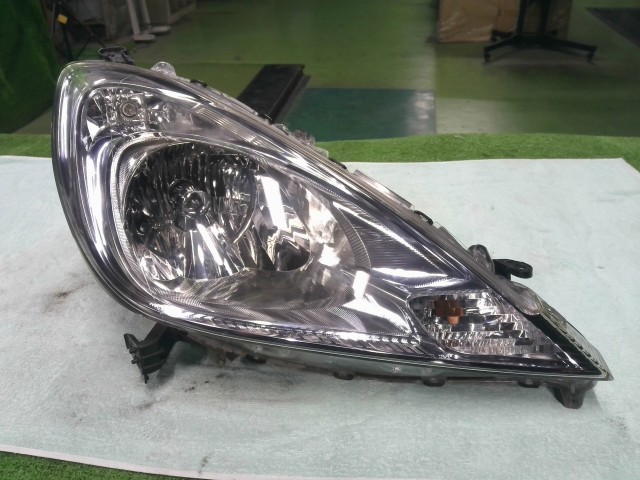 【中古】中古部品 フィット GP1 右ﾍｯﾄﾞﾗﾝﾌﾟ 【3310200100-000022413310800】