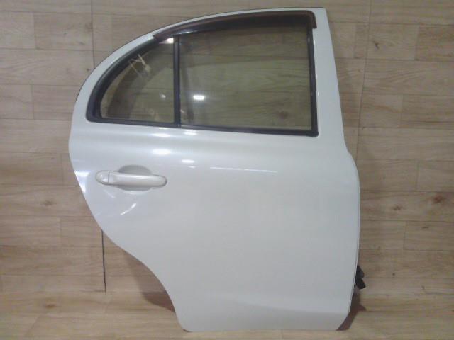 【中古】中古部品 マーチ K13 右ﾘｱﾄﾞｱ 【3310390100-251120002013300】