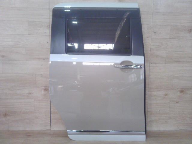 【中古】中古部品 ムーヴキャンバス LA800S 右ﾘｱﾄﾞｱ 【3310390100-251125000613300】