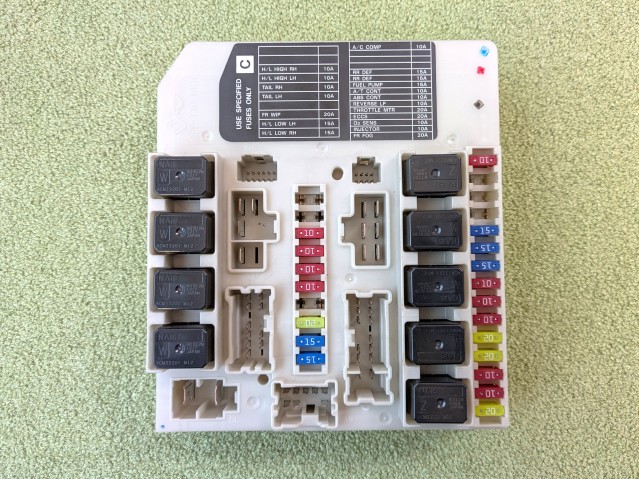 【中古】中古部品 マーチ BNK12 ﾋｭｰｽﾞﾎﾞｯｸｽ 【3330450100-251128000167800】