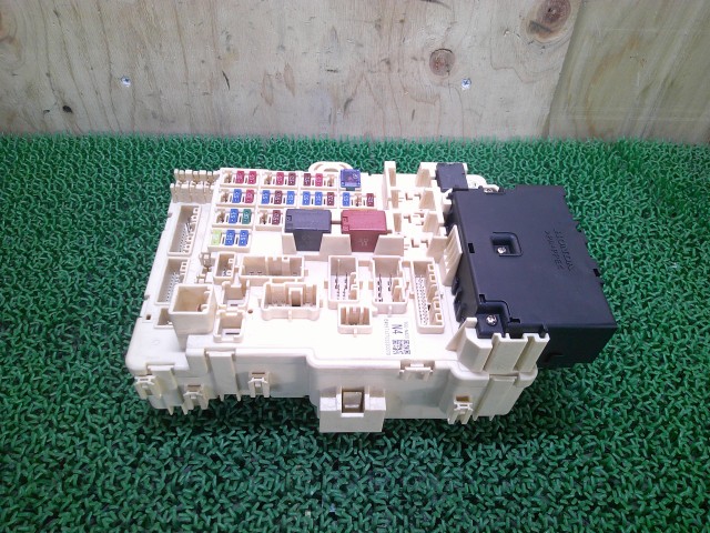 【中古】中古部品 Ｎ－ＷＧＮ JH1 ﾋｭｰｽﾞﾎﾞｯｸｽ 【3330660100-000025307067800】