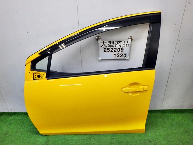 【中古】中古部品 アクア NHP10 左ﾌﾛﾝﾄﾄﾞｱ 【3330890100-000025220913200】