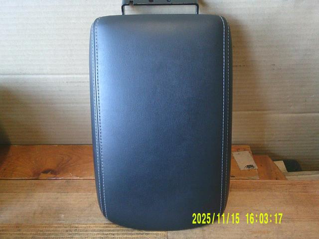 【中古】中古部品 スカイライン HV37 ｺﾝｿｰﾙﾎﾞｯｸｽ 【3340220100-000226087177100】