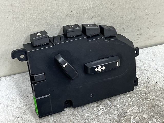 【中古】中古部品 ボルボ 70シリーズ MB5244 電動ﾊﾟﾜｰｼｰﾄｽｲｯﾁ 【3310070100-0000Y0770262100】