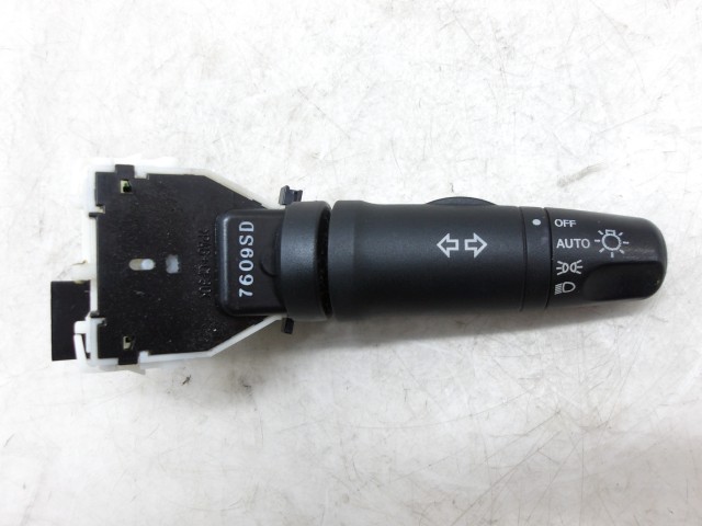 【中古】中古部品 エクストレイル NT31 その他 ﾗﾝﾌﾟ類 【3310250100-000253045969200】