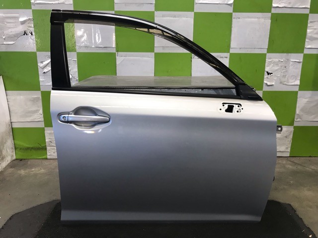 【中古】中古部品 カローラフィールダー NKE165G 右ﾌﾛﾝﾄﾄﾞｱ 【3330530100-000005471813100】