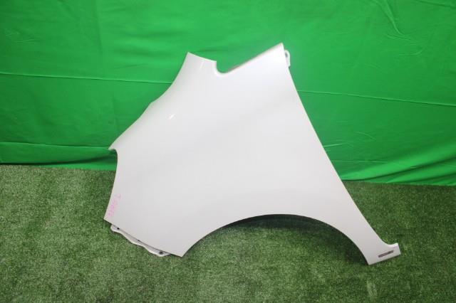 【中古】中古部品 デリカＤ2 MB15S 左ﾌﾛﾝﾄﾌｪﾝﾀﾞｰ 【3330950100-000053191010700】｜e-cleマート