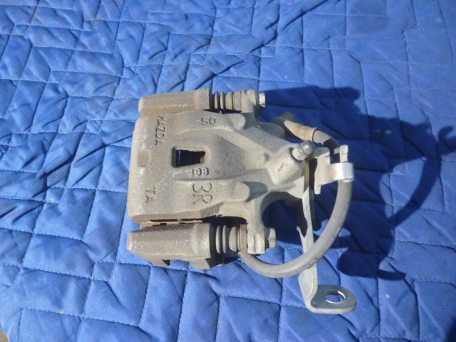 【中古】中古部品 ＣＸ－５ KE2FW 右ﾘｱﾅｯｸﾙﾊﾌﾞ 【3540020100-000007113044410】 10,296円